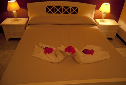 i letti delle camere del villaggio Marine Club di Boavista