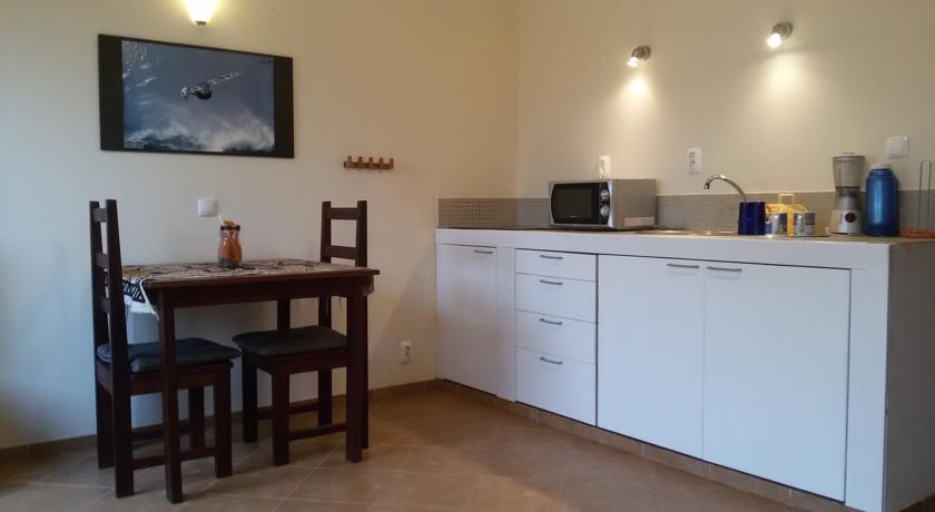 studio boteto cucina tavolo booking studio Boteto Boavista